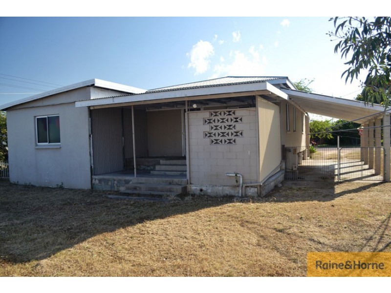 1 Tenth Avenue, Home Hill QLD 4806