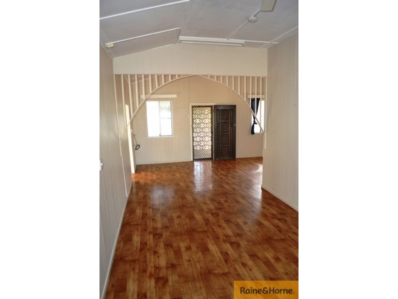 1 Tenth Avenue, Home Hill QLD 4806