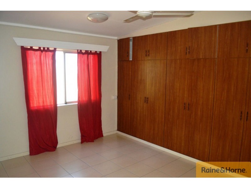 1 Tenth Avenue, Home Hill QLD 4806