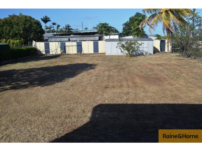 1 Tenth Avenue, Home Hill QLD 4806