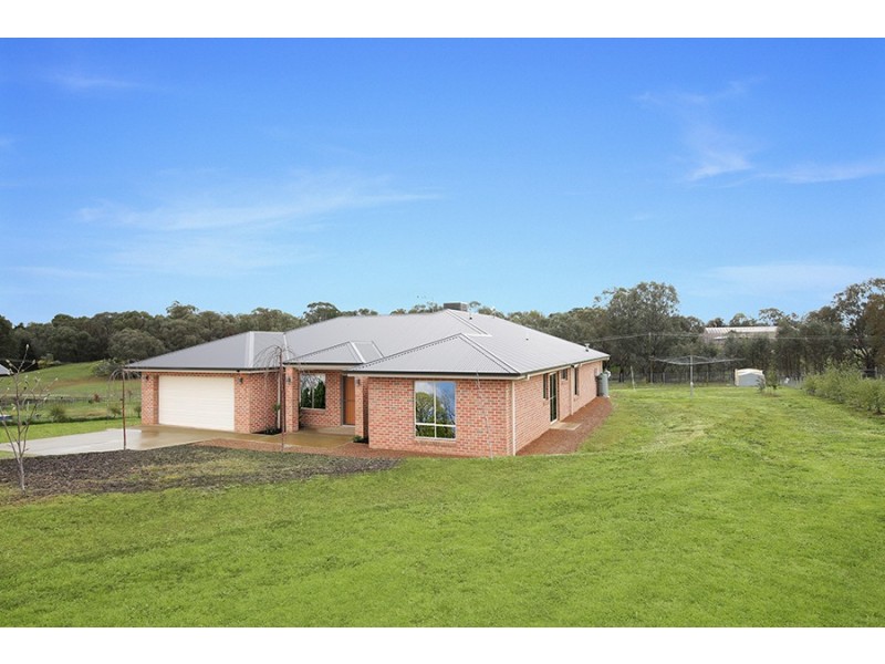 45 Hillandale Court, Bonegilla VIC 3691