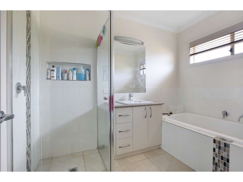 45 Hillandale Court, Bonegilla VIC 3691