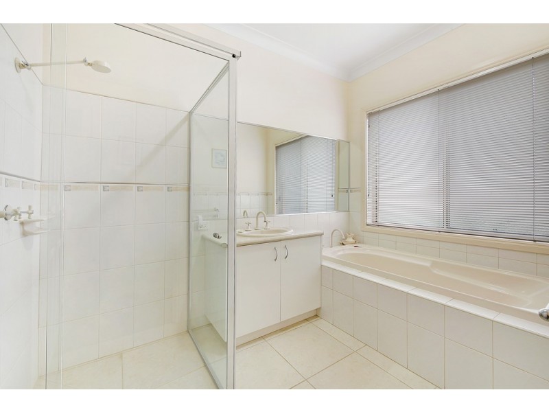 7 Carnoustie Avenue, Wodonga VIC 3690