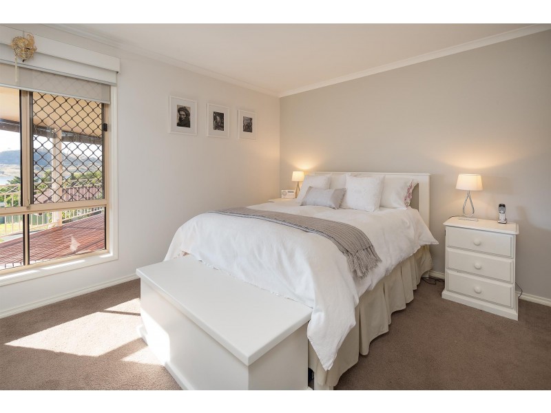 10 Elizabeth Crescent, Bellbridge VIC 3691