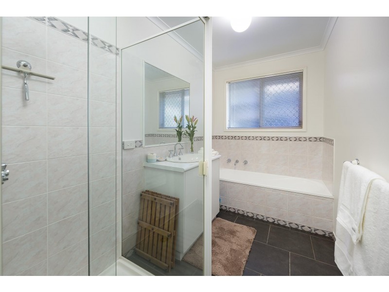 10 Elizabeth Crescent, Bellbridge VIC 3691