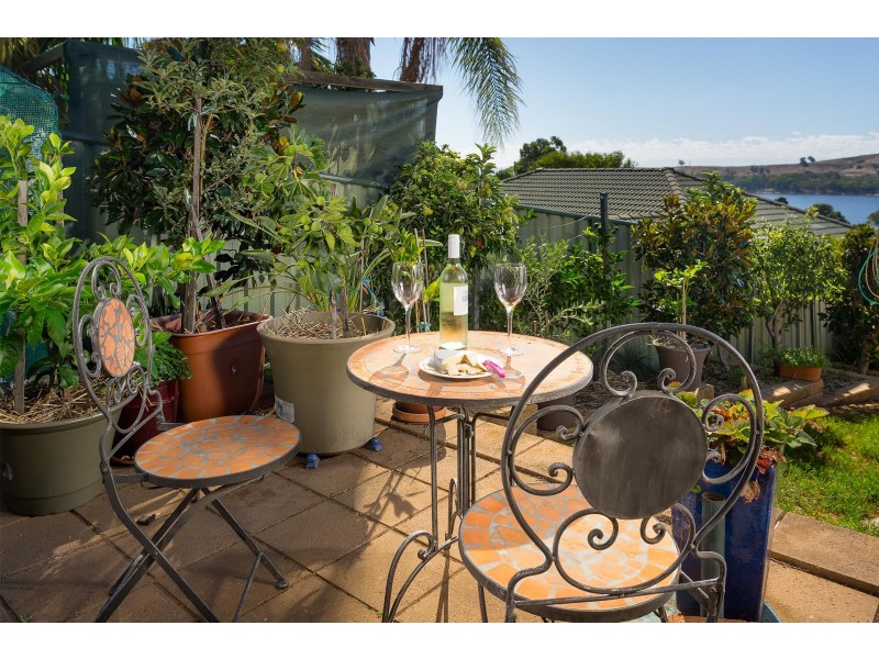 10 Elizabeth Crescent, Bellbridge VIC 3691