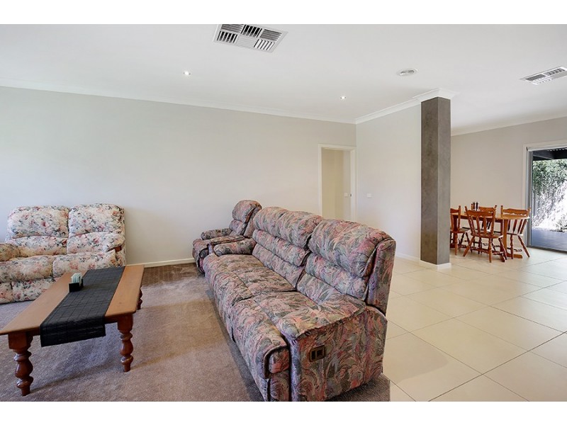 1 Grace Court, West Wodonga VIC 3690