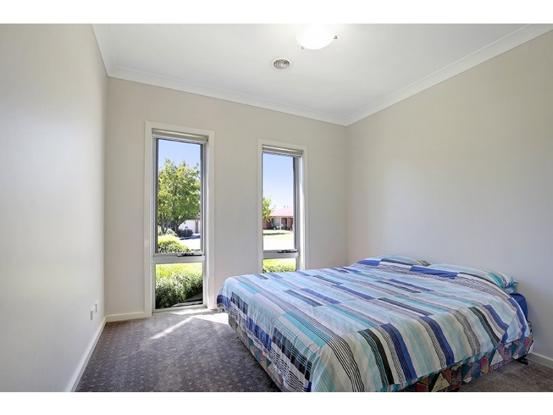 1 Grace Court, West Wodonga VIC 3690