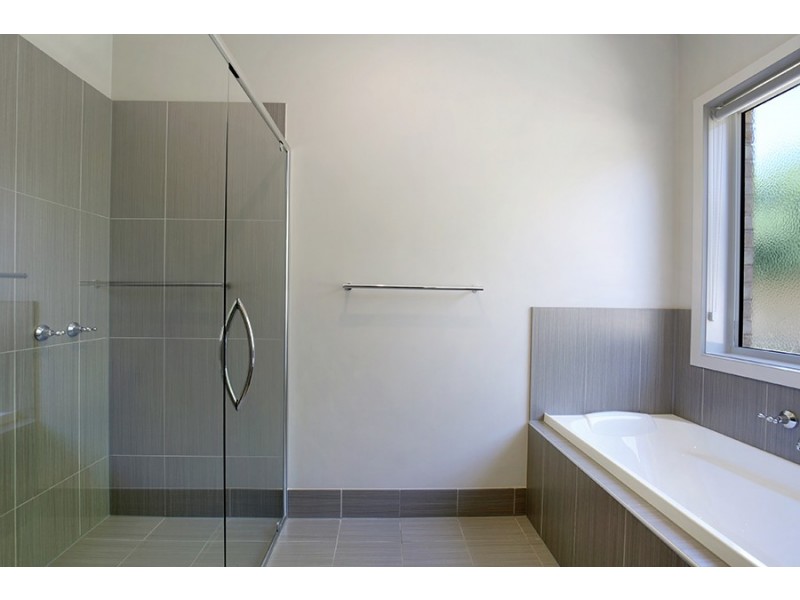 1 Grace Court, West Wodonga VIC 3690