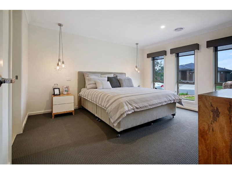 12 Pioneer Place, Thurgoona NSW 2640