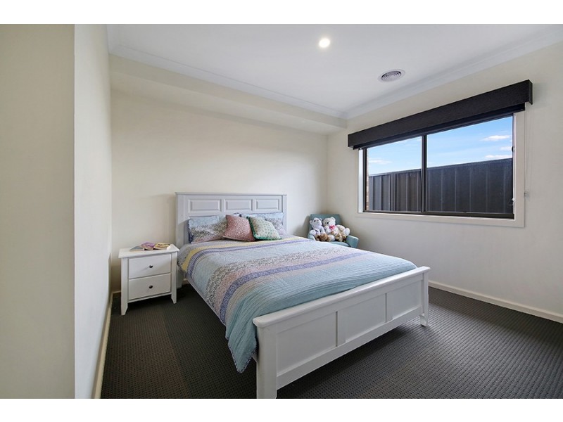 12 Pioneer Place, Thurgoona NSW 2640