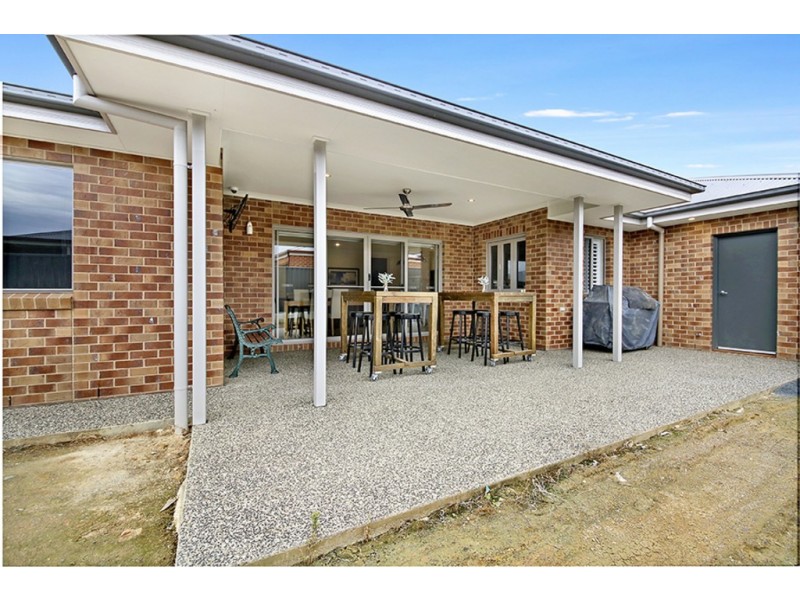 12 Pioneer Place, Thurgoona NSW 2640