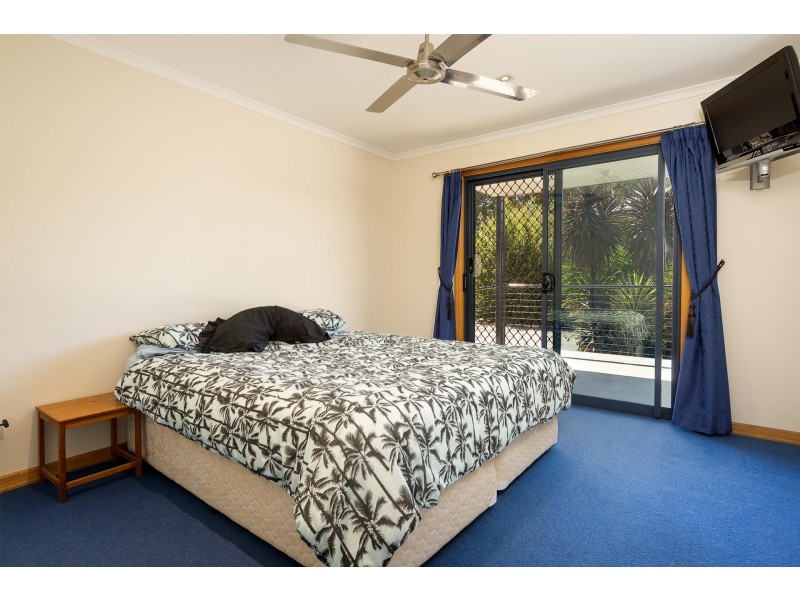 17 Cross Avenue, Dartmouth VIC 3701