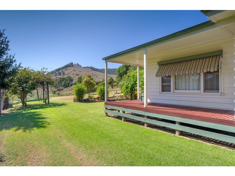 6 Drummond Street, Eskdale VIC 3701