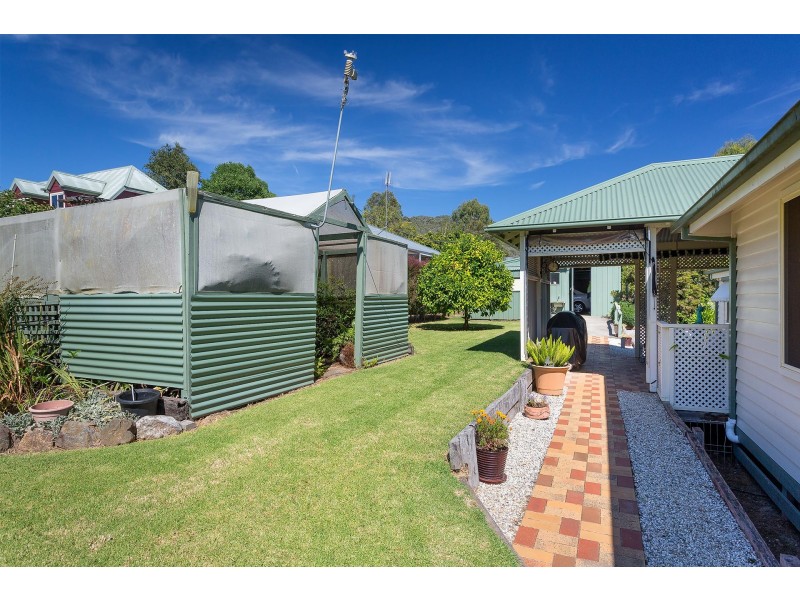 6 Drummond Street, Eskdale VIC 3701