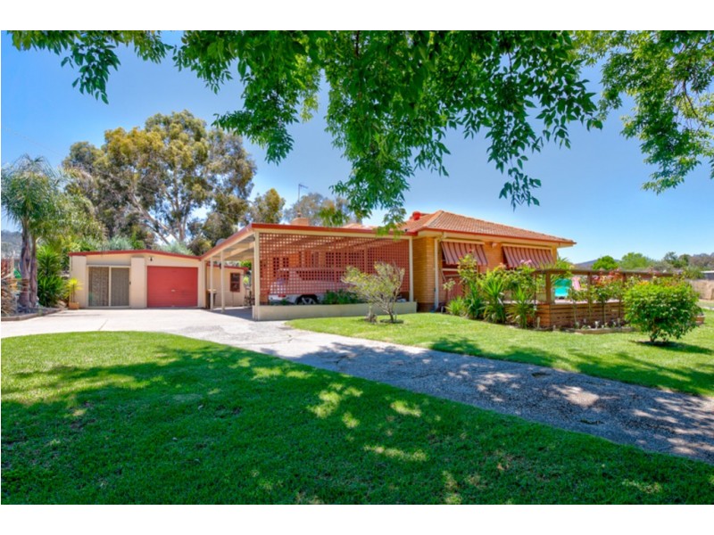 570 Urana Road, Lavington NSW 2641