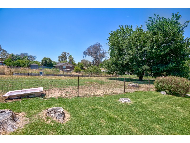 570 Urana Road, Lavington NSW 2641