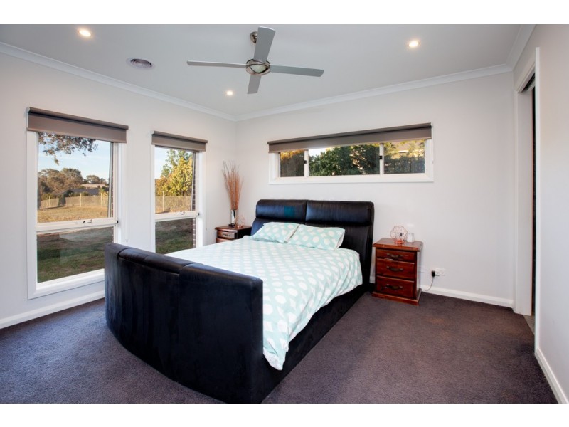 40 Hillandale Court, Bonegilla VIC 3691