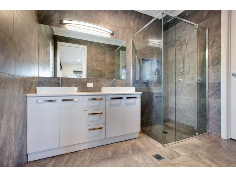 40 Hillandale Court, Bonegilla VIC 3691