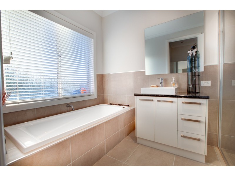 40 Hillandale Court, Bonegilla VIC 3691