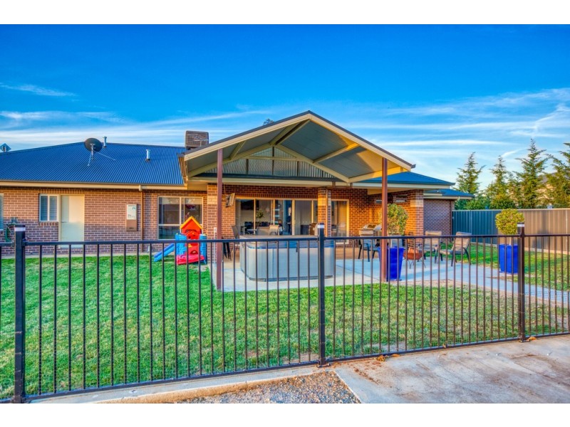 40 Hillandale Court, Bonegilla VIC 3691