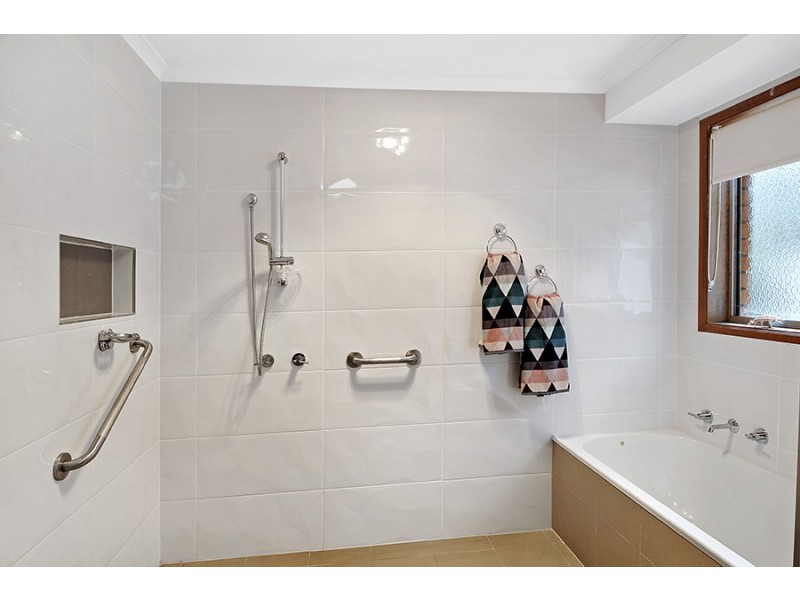 43 Peacock Avenue, Wodonga VIC 3690