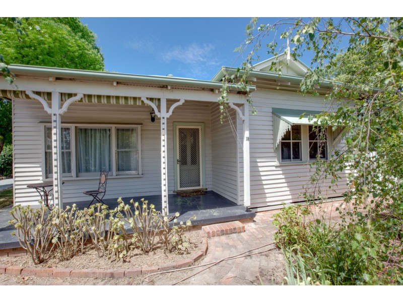 18 Burnley Street, Wodonga VIC 3690