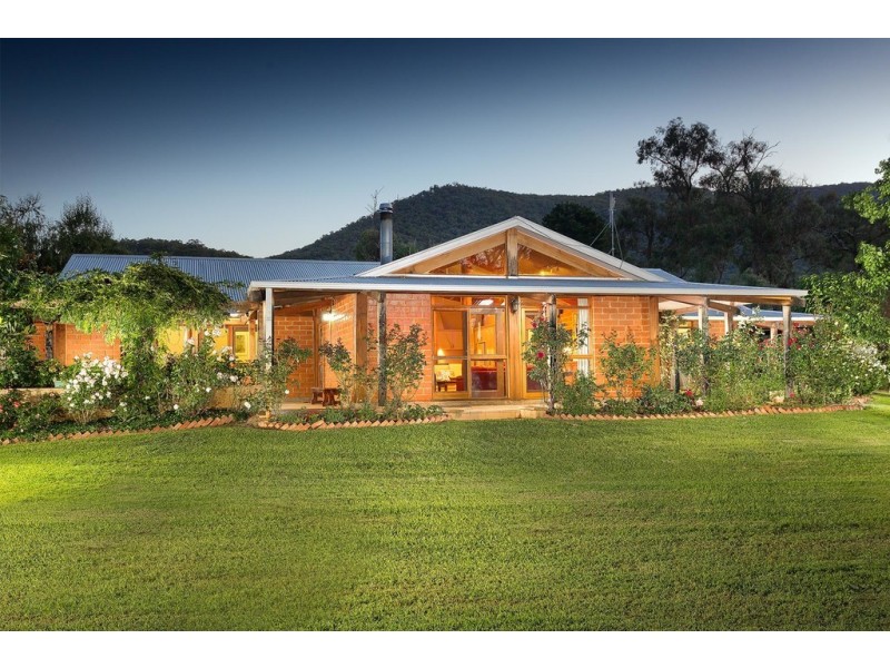 1586 Kiewa Valley Highway, Kiewa VIC 3691