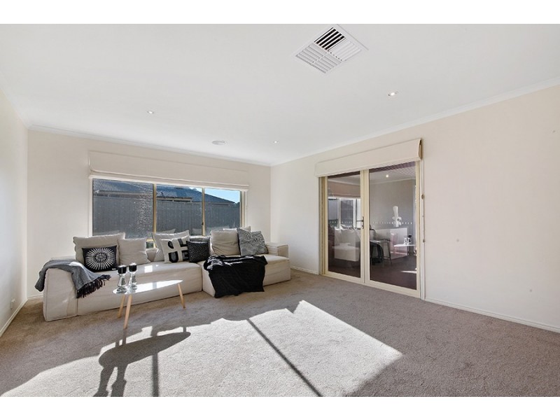 82 Barton Street, Wodonga VIC 3690