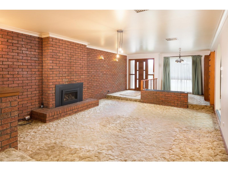 587 Prune Street, Lavington NSW 2641