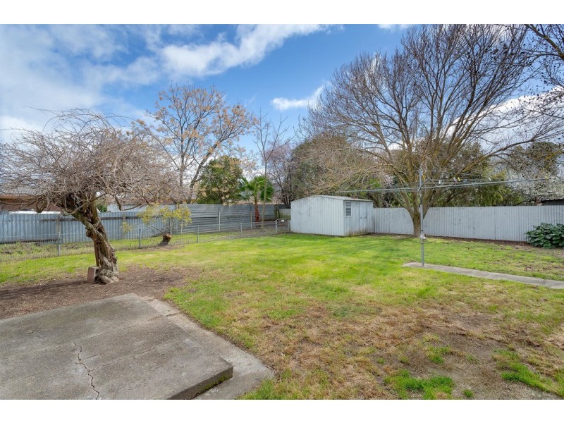 587 Prune Street, Lavington NSW 2641