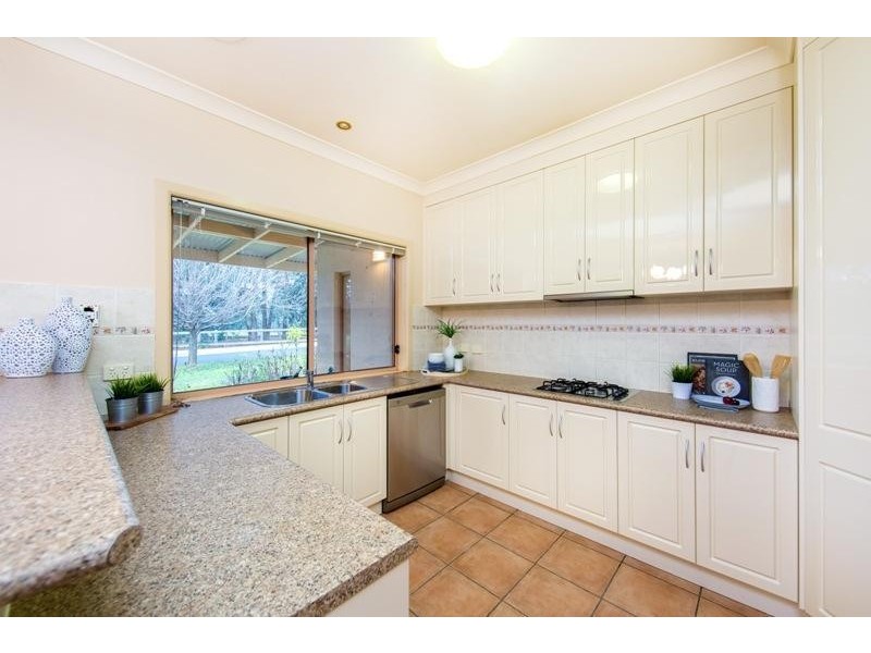 8 Oatlands Fairway, West Wodonga VIC 3690
