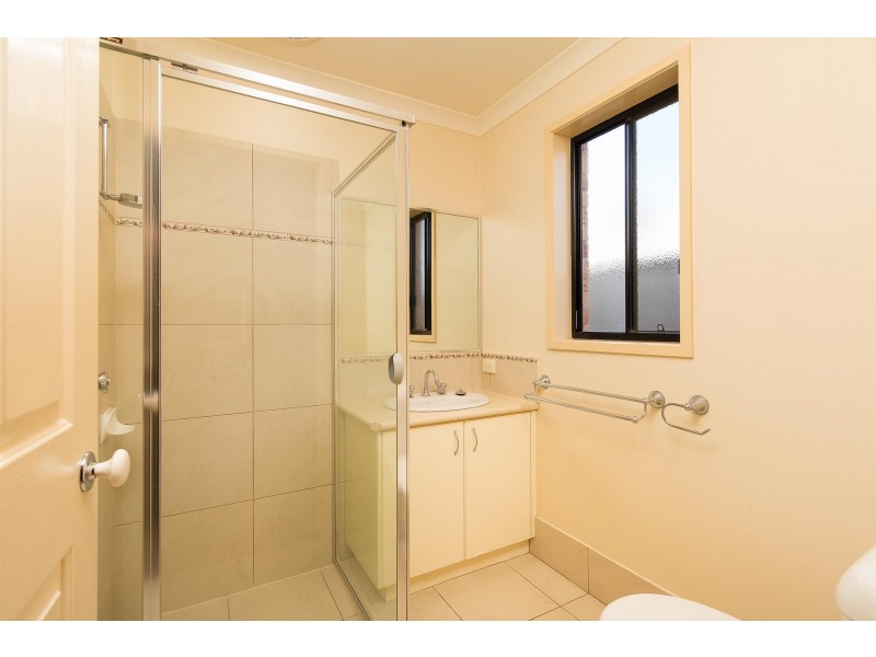 13 Montclair Avenue, West Wodonga VIC 3690