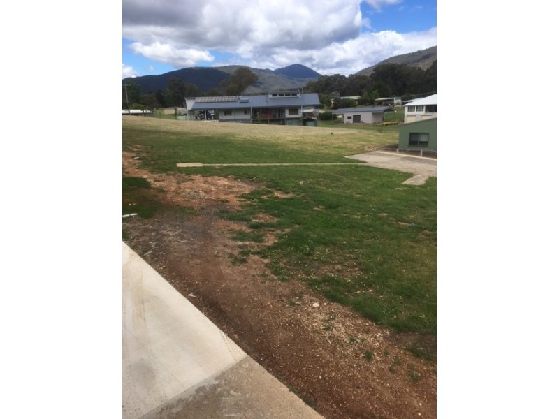 11 Scales Street, Dartmouth VIC 3701