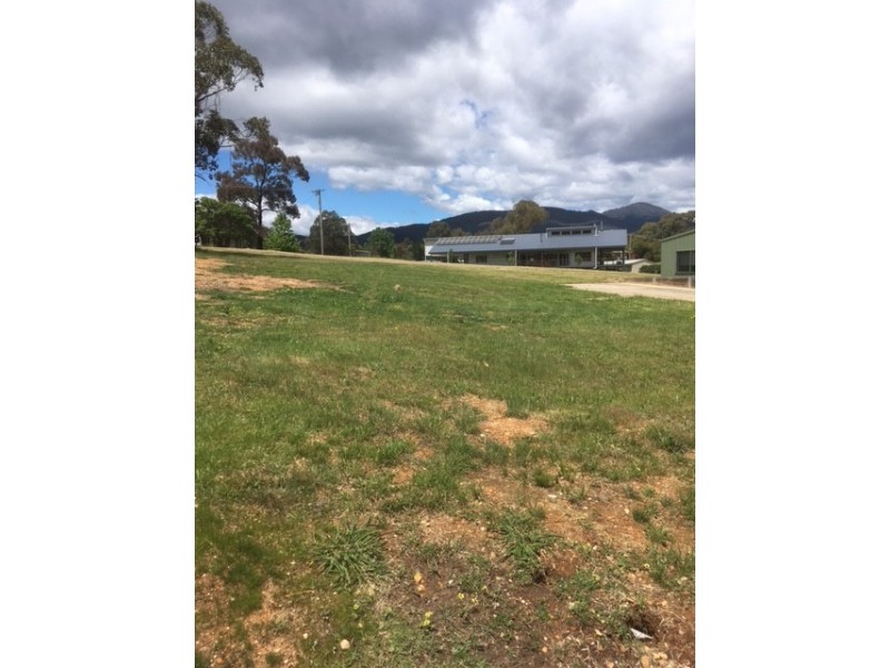 11 Scales Street, Dartmouth VIC 3701