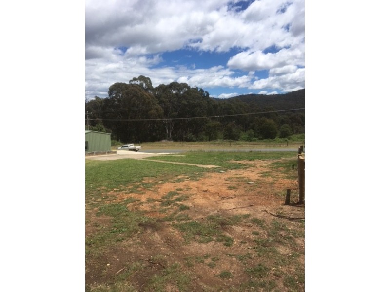 11 Scales Street, Dartmouth VIC 3701