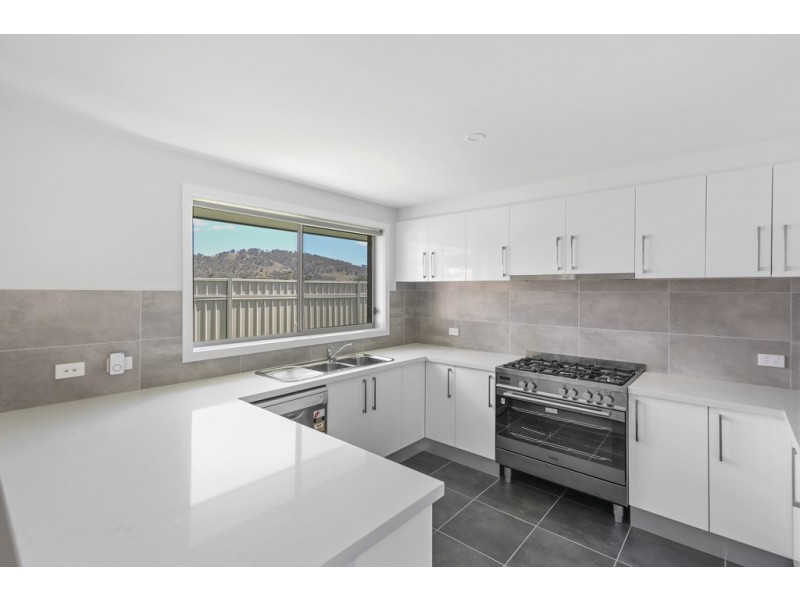 35 Kenneth Watson Drive, Wodonga VIC 3690