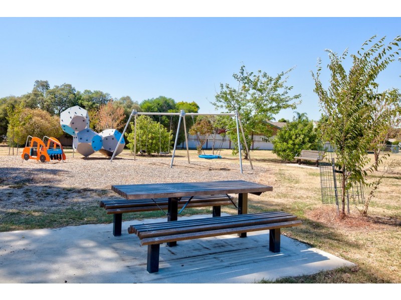 4 Borthwick Court, Wodonga VIC 3690