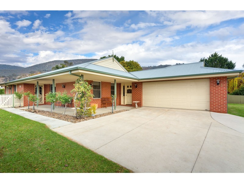 1 Murra Court, Kiewa VIC 3691