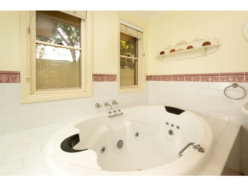 1 Murra Court, Kiewa VIC 3691