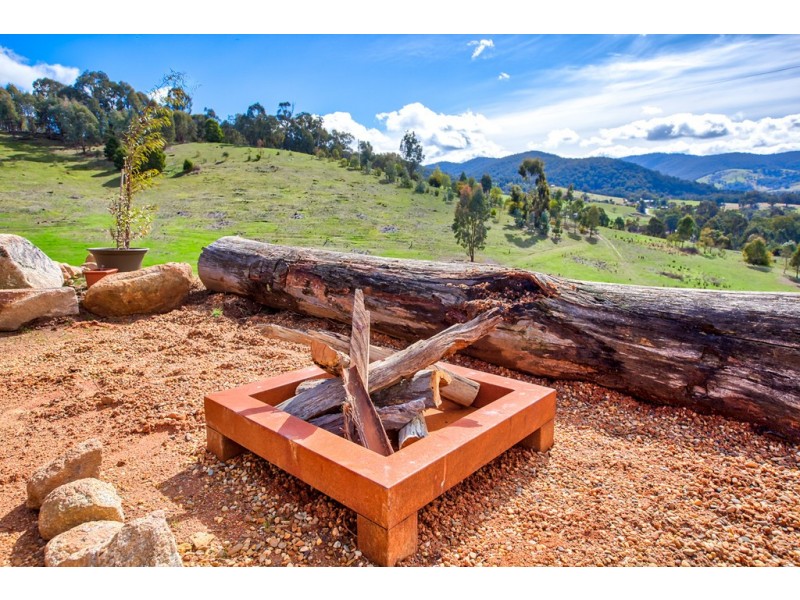 302 Bells Flat Road, Yackandandah VIC 3749