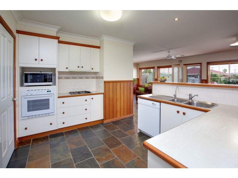 12 Lachlan Court, Wodonga VIC 3690