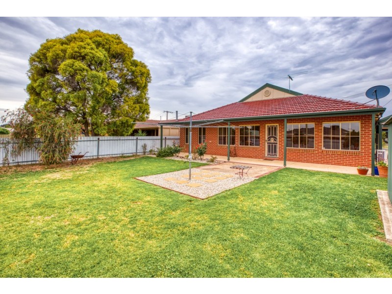 12 Lachlan Court, Wodonga VIC 3690