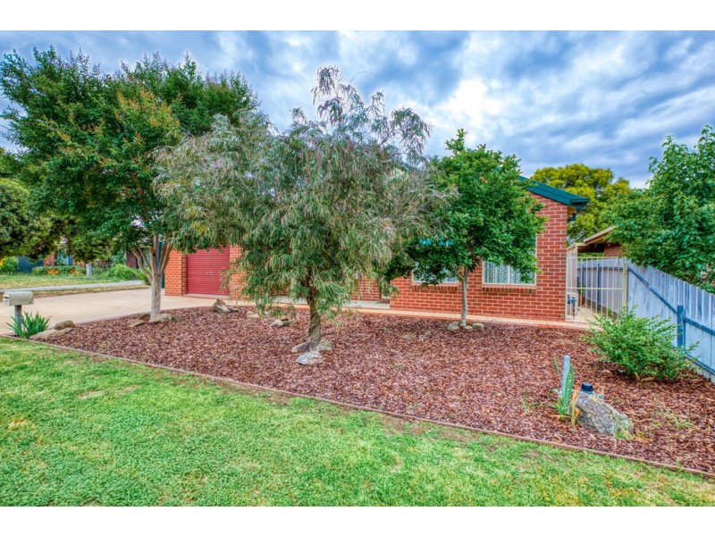 12 Lachlan Court, Wodonga VIC 3690
