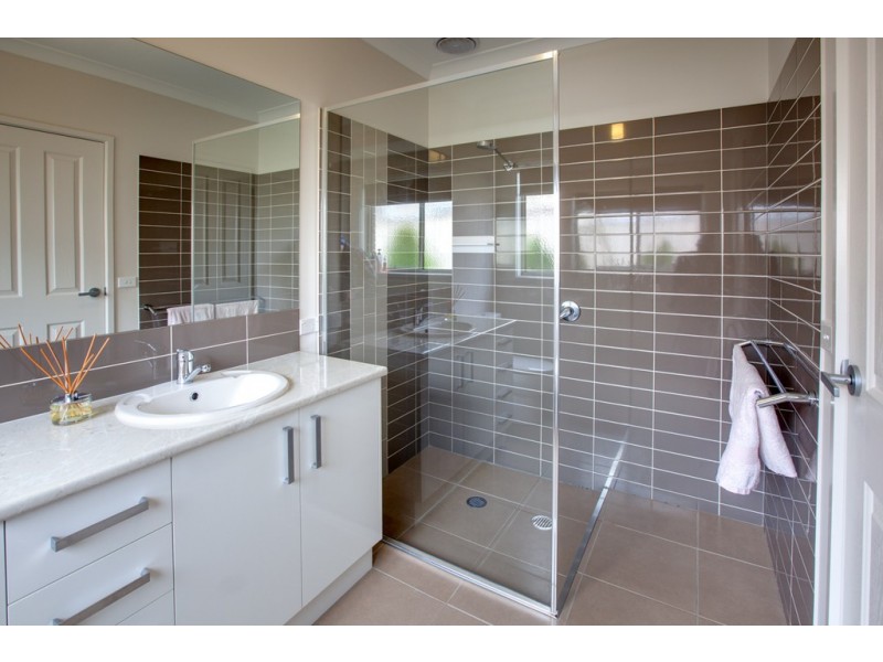 15 Hemlock Court, Baranduda VIC 3691