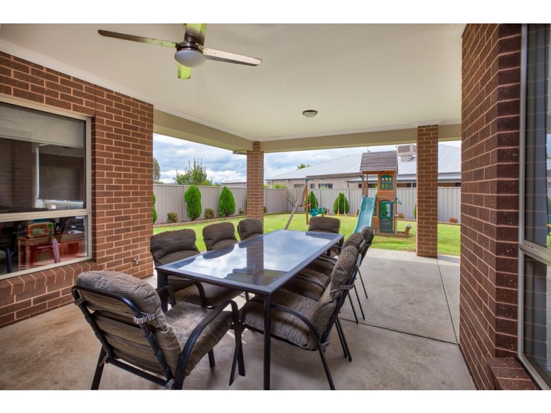 15 Hemlock Court, Baranduda VIC 3691