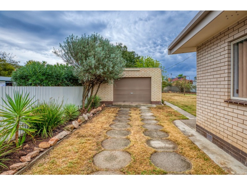 240 Kooba Street, North Albury NSW 2640