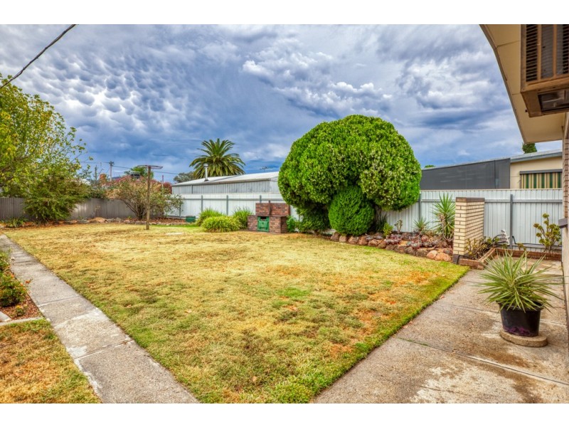 240 Kooba Street, North Albury NSW 2640