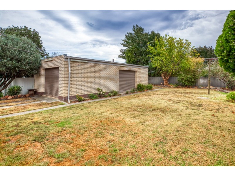 240 Kooba Street, North Albury NSW 2640