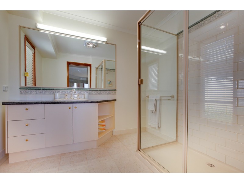 15 Jevington Drive, Wodonga VIC 3690